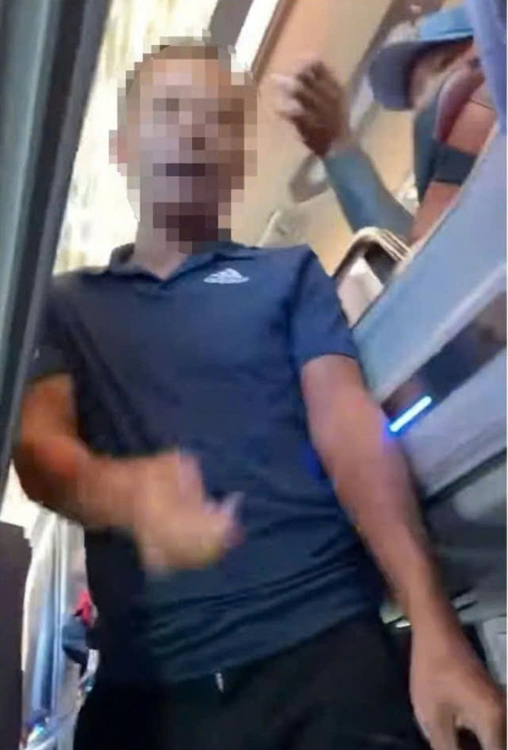 Triệu tập nhân viên nhà xe ở Thái Bình dọa đánh nữ hành khách- Ảnh 1. Triệu tập nhân viên nhà xe ở Thái Bình dọa đánh nữ hành khách- Ảnh 1.