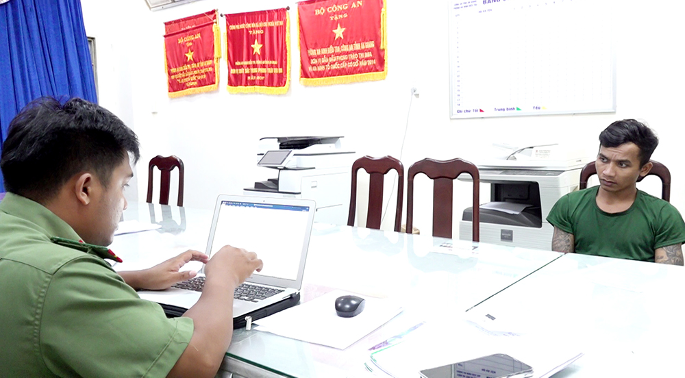 Khởi tố thanh niên ở An Giang tàng trữ trái phép súng quân dụng K54- Ảnh 1. Khởi tố thanh niên ở An Giang tàng trữ trái phép súng quân dụng K54- Ảnh 1.