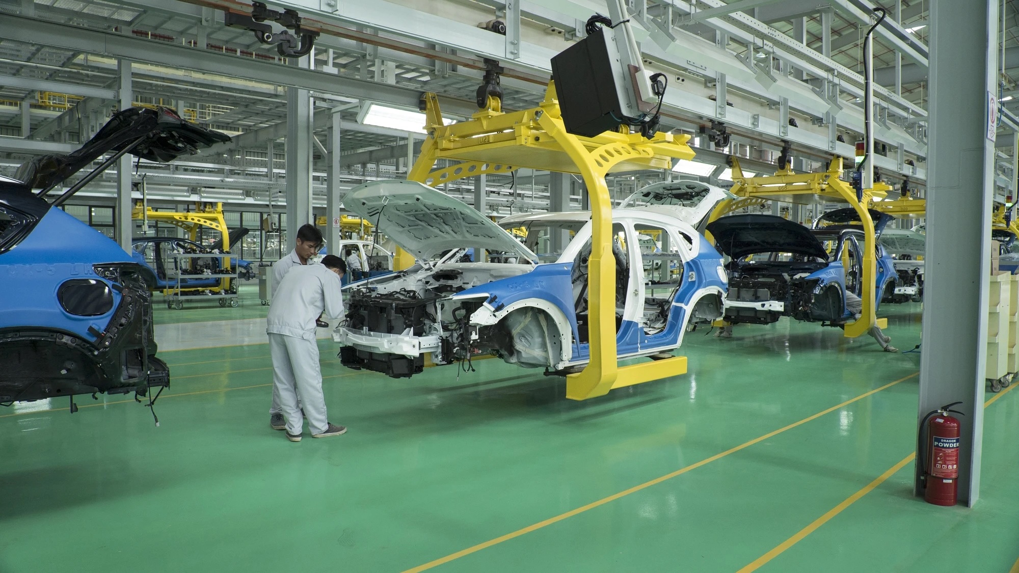 Giảm 50% phí trước bạ trong 3 tháng với ô tô sản xuất, lắp ráp trong nước- Ảnh 1. Giảm 50% phí trước bạ trong 3 tháng với ô tô sản xuất, lắp ráp trong nước- Ảnh 1.