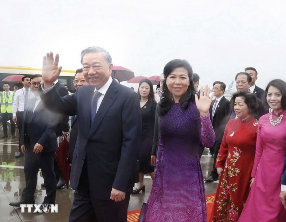 Tổng Bí thư, Chủ tịch nước Tô Lâm và phu nhân tới Quảng Đông, bắt đầu thăm Trung Quốc- Ảnh 1. Tổng Bí thư, Chủ tịch nước Tô Lâm và phu nhân tới Quảng Đông, bắt đầu thăm Trung Quốc- Ảnh 1.