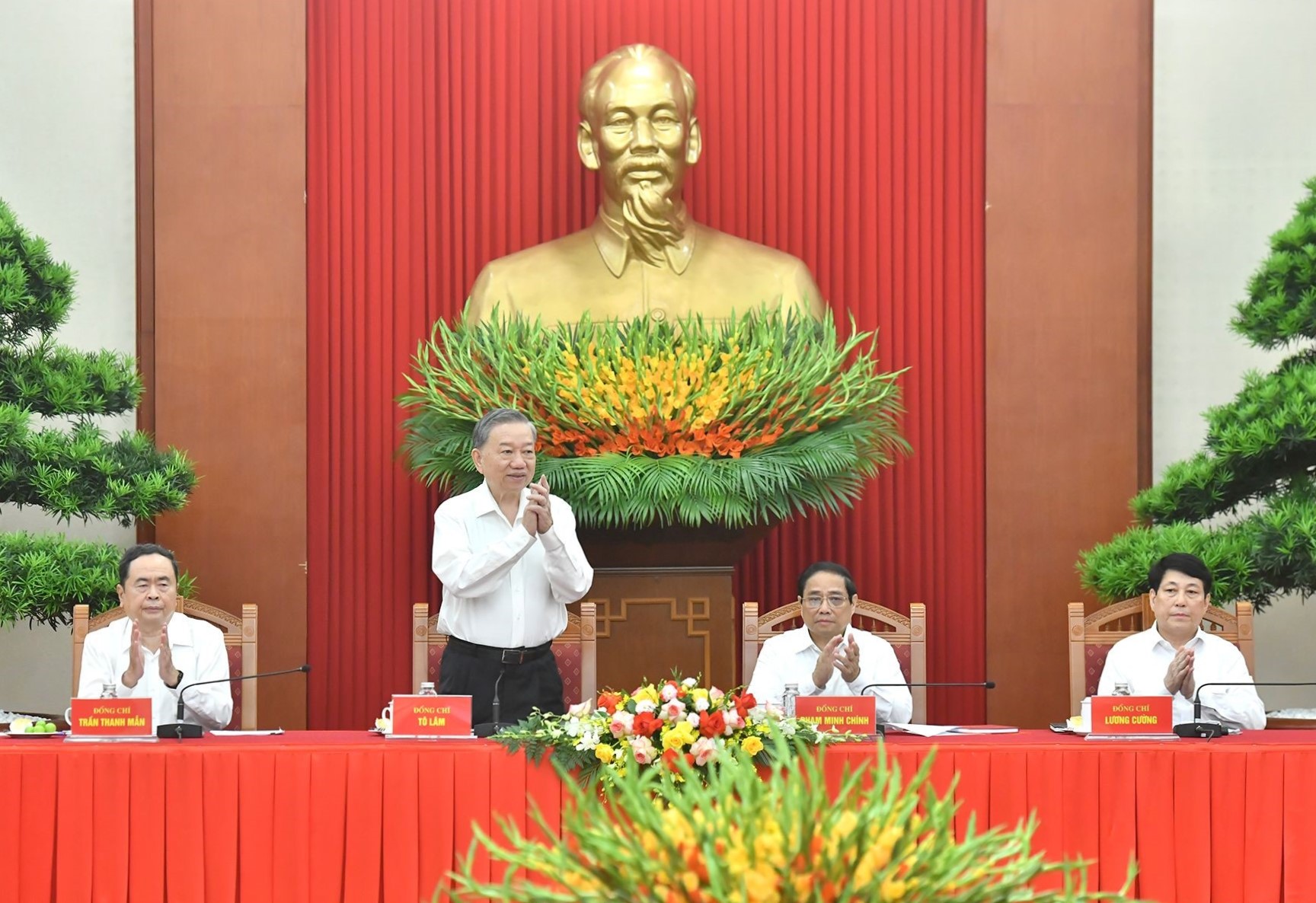 Dự kiến kiện toàn các chức danh lãnh đạo cấp cao vào tháng 10- Ảnh 1. Dự kiến kiện toàn các chức danh lãnh đạo cấp cao vào tháng 10- Ảnh 1.