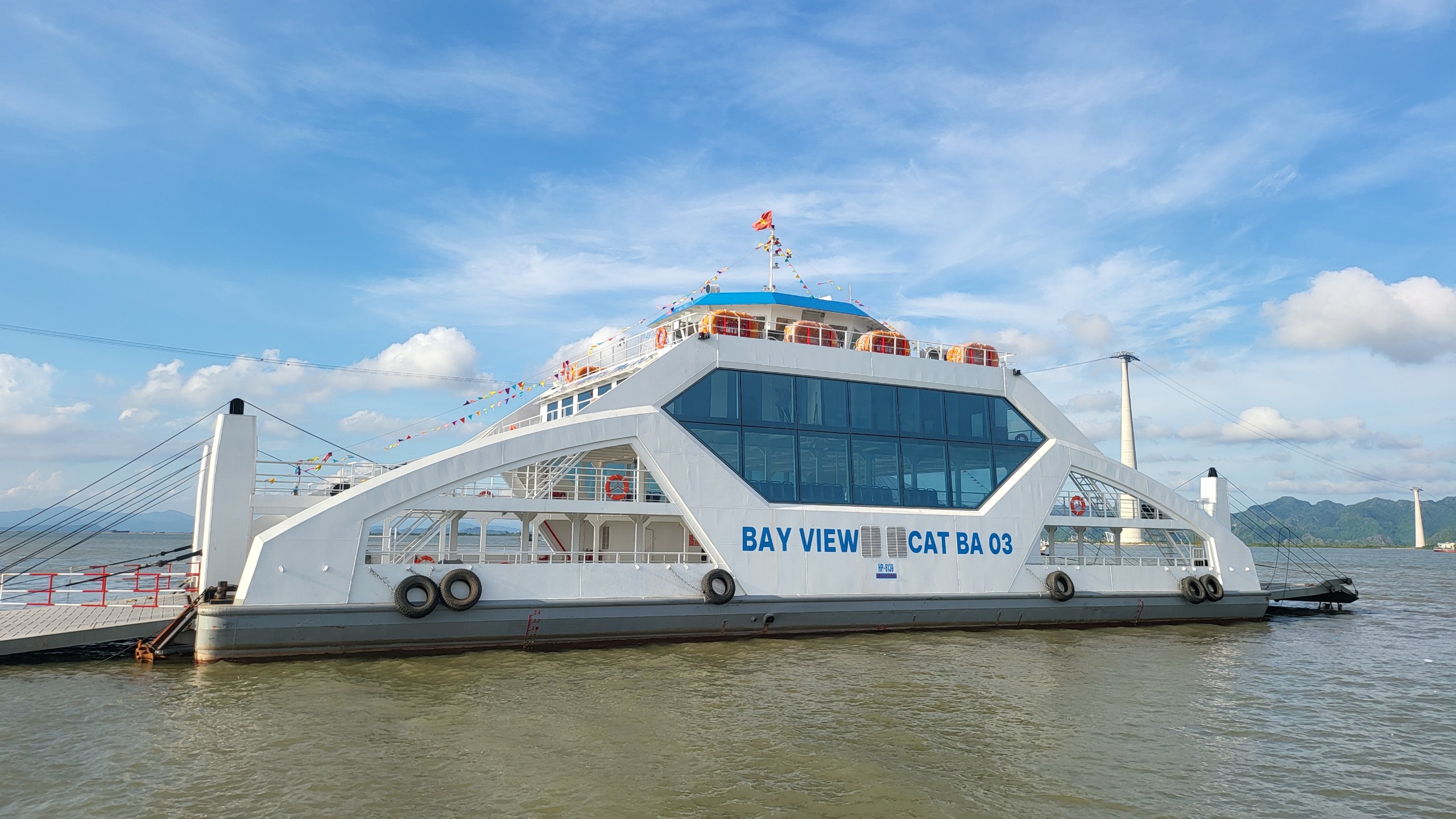Thêm 3 phà 200 tấn, khách thuận lợi ra đảo Cát Bà dịp 2/9- Ảnh 1. Thêm 3 phà 200 tấn, khách thuận lợi ra đảo Cát Bà dịp 2/9- Ảnh 1.