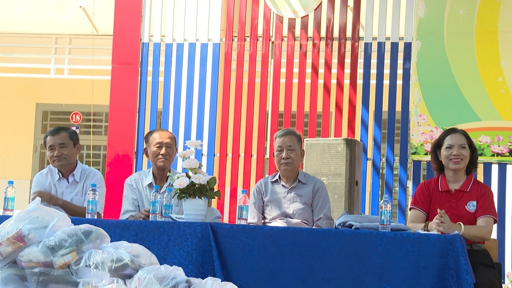 Phụ nữ thị xã Chơn Thành – Bình Phước: “Tiếp bước cho em đến trường”