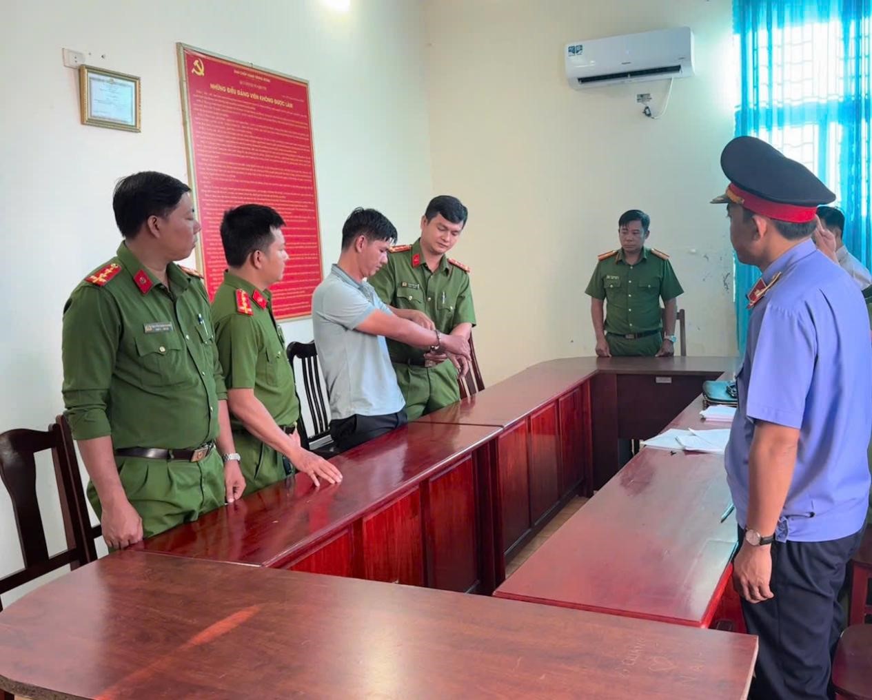 Một nhân viên ngân hàng ở Phú Quốc lừa nhiều người, chiếm đoạt hơn 10 tỷ đồng- Ảnh 1. Một nhân viên ngân hàng ở Phú Quốc lừa nhiều người, chiếm đoạt hơn 10 tỷ đồng- Ảnh 1.