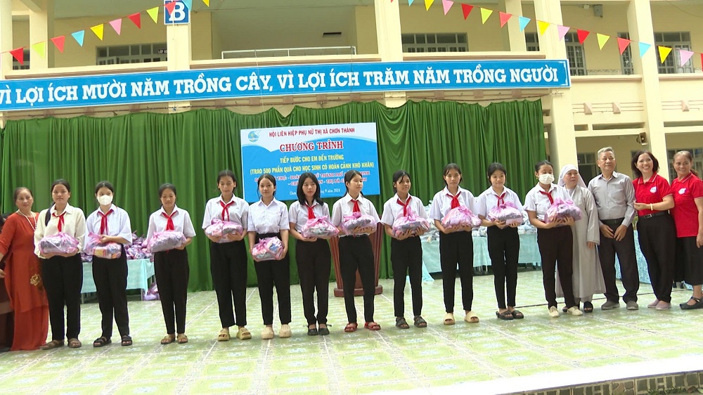 Phụ nữ thị xã Chơn Thành – Bình Phước: “Tiếp bước cho em đến trường”