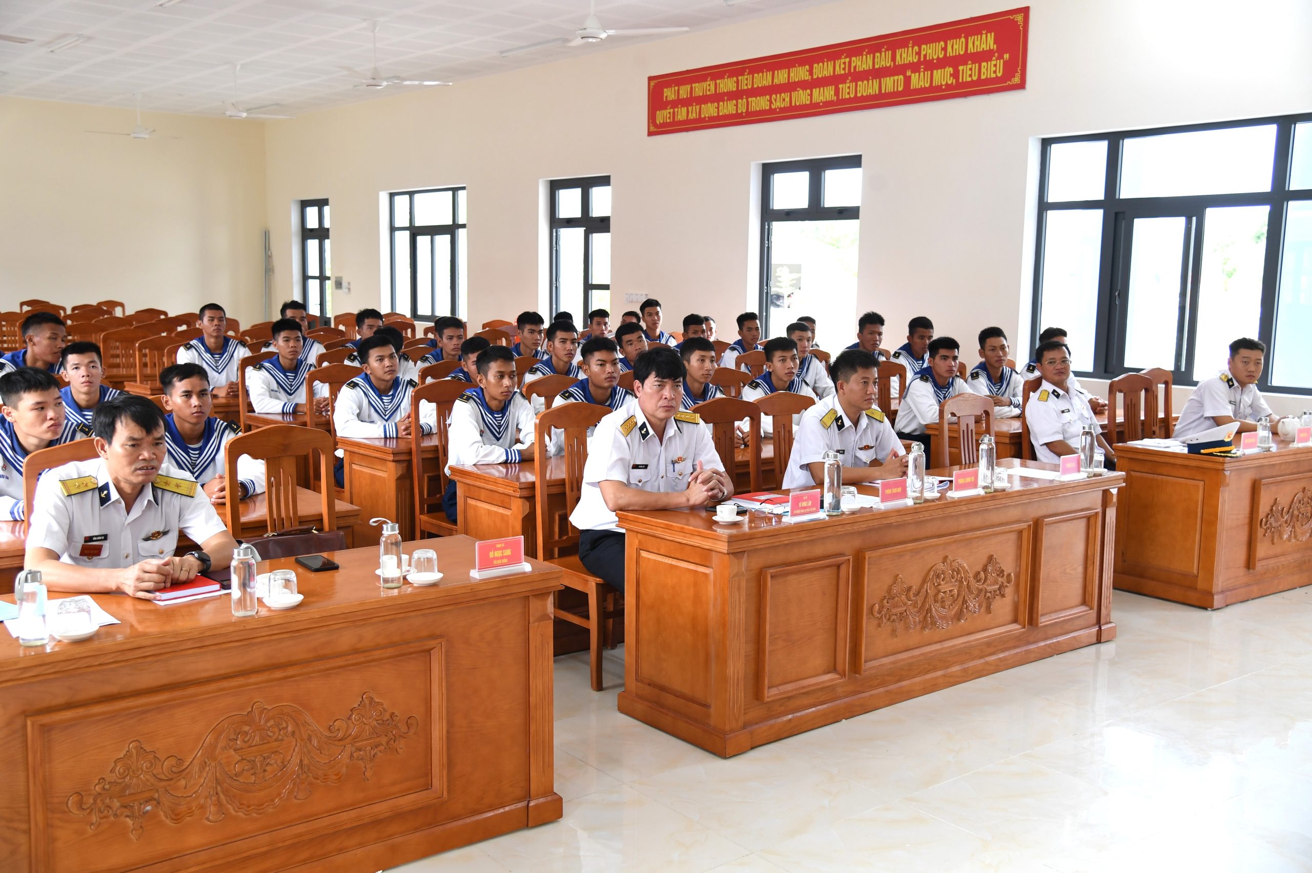 Tiểu đoàn 563 bế giảng lớp đào tạo hạ sĩ quan chỉ huy