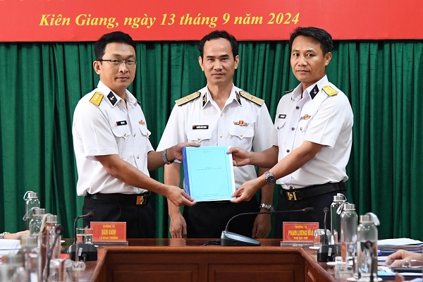 Bàn giao chức trách, nhiệm vụ Lữ đoàn trưởng Lữ đoàn 127