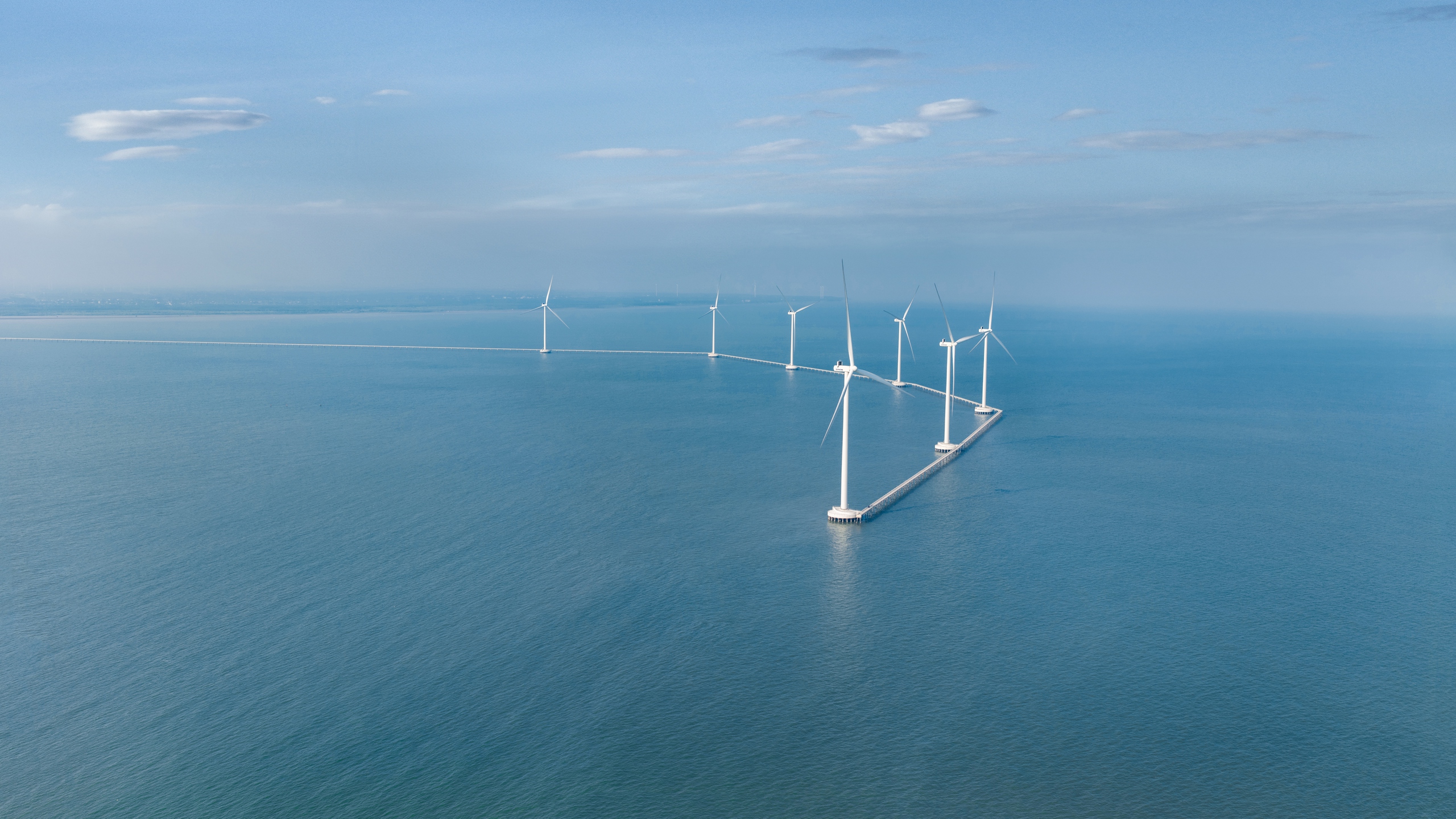 Lo tương lai điện gió ngoài khơi "bay theo gió"- Ảnh 1. Lo tương lai điện gió ngoài khơi "bay theo gió"- Ảnh 1.