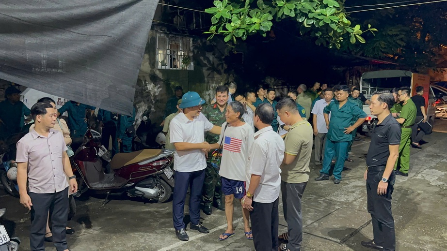 Cận cảnh nơi ở tạm của 160 người Hà Nội phải di dời để tránh siêu bão- Ảnh 1. Cận cảnh nơi ở tạm của 160 người Hà Nội phải di dời để tránh siêu bão- Ảnh 1.