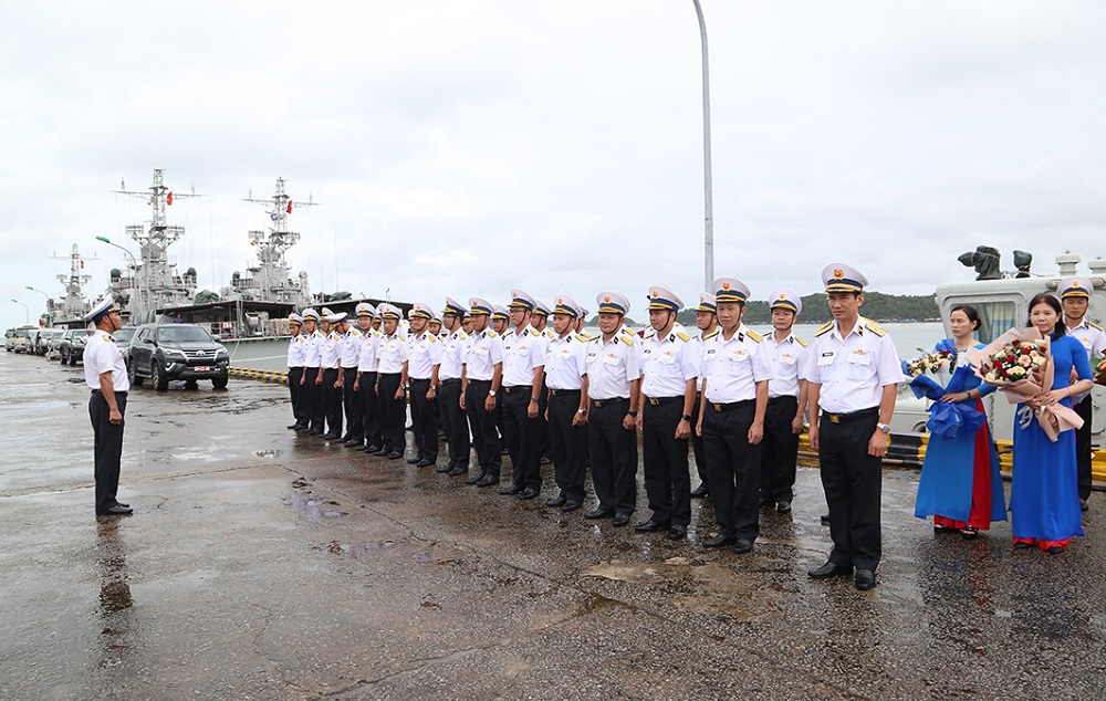 Đoàn công tác biển đảo Tây Nam thăm, động viên cán bộ, chiến sĩ Bộ Tư lệnh Vùng 5 và tổng kết chuyến công tác