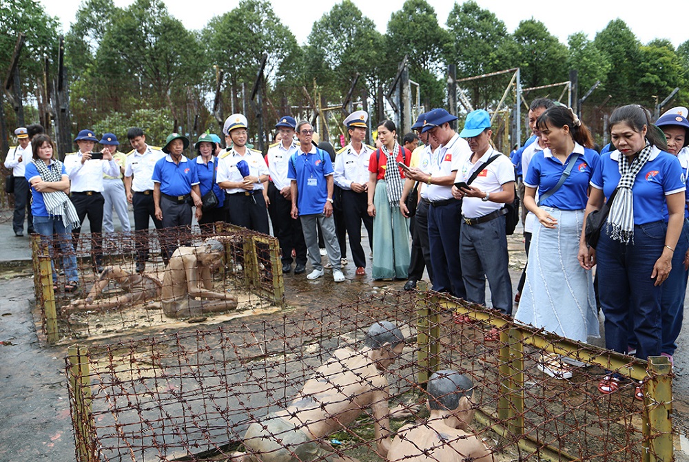Đoàn công tác biển đảo Tây Nam thăm, động viên cán bộ, chiến sĩ Bộ Tư lệnh Vùng 5 và tổng kết chuyến công tác
