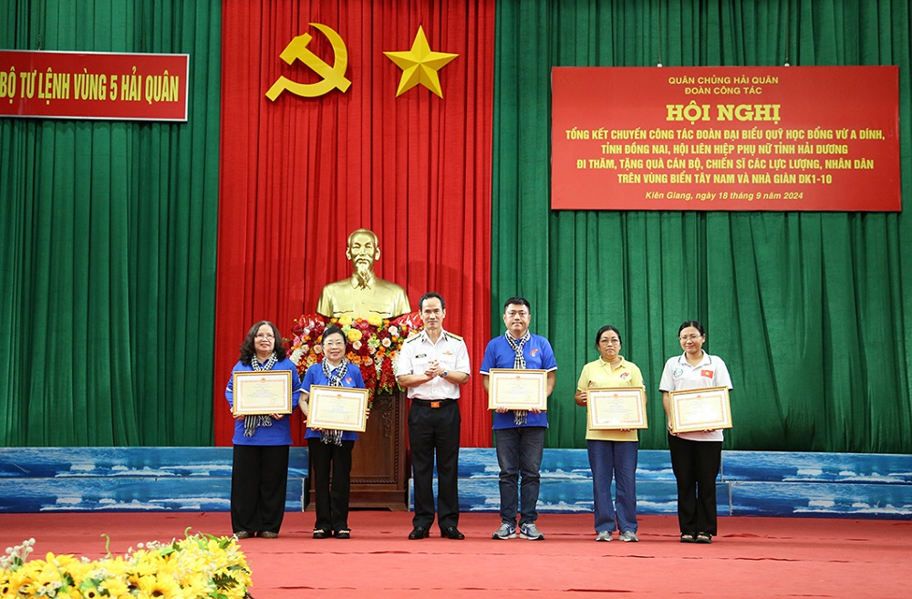 Đoàn công tác biển đảo Tây Nam thăm, động viên cán bộ, chiến sĩ Bộ Tư lệnh Vùng 5 và tổng kết chuyến công tác