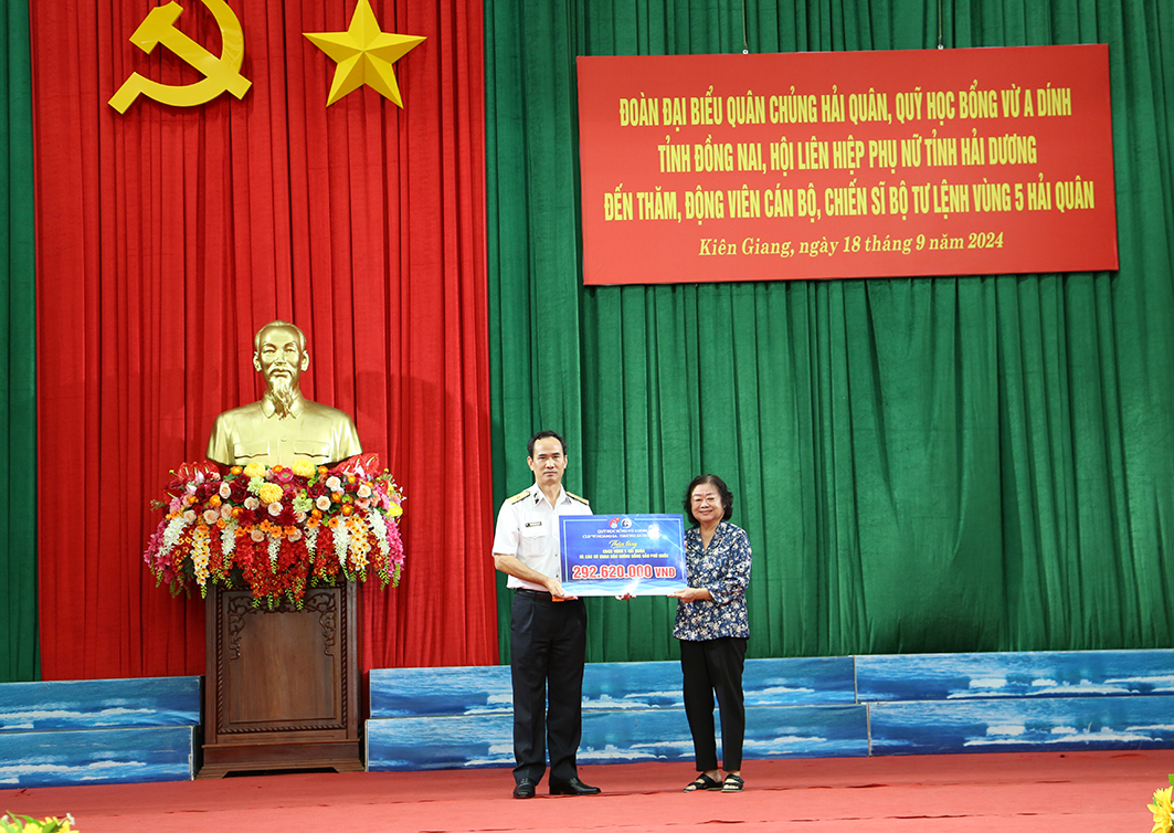 Đoàn công tác biển đảo Tây Nam thăm, động viên cán bộ, chiến sĩ Bộ Tư lệnh Vùng 5 và tổng kết chuyến công tác