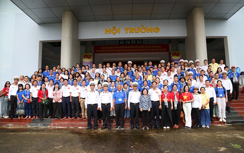 Đoàn công tác biển đảo Tây Nam thăm, động viên cán bộ, chiến sĩ Bộ Tư lệnh Vùng 5 và tổng kết chuyến công tác