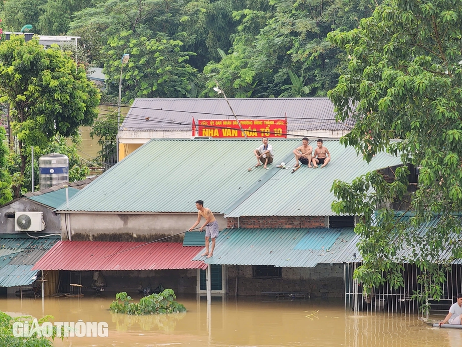 Mưa lũ ở miền Bắc: 324 người chết và mất tích; tiếp tục sạt lở ở Lào Cai vùi lấp 8 căn nhà- Ảnh 1. Mưa lũ ở miền Bắc: 324 người chết và mất tích; tiếp tục sạt lở ở Lào Cai vùi lấp 8 căn nhà- Ảnh 1.