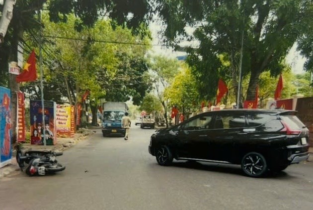 Khởi tố bố vì đã giao xe khiến con bị TNGT mất 98% sức khỏe- Ảnh 1. Khởi tố bố vì đã giao xe khiến con bị TNGT mất 98% sức khỏe- Ảnh 1.