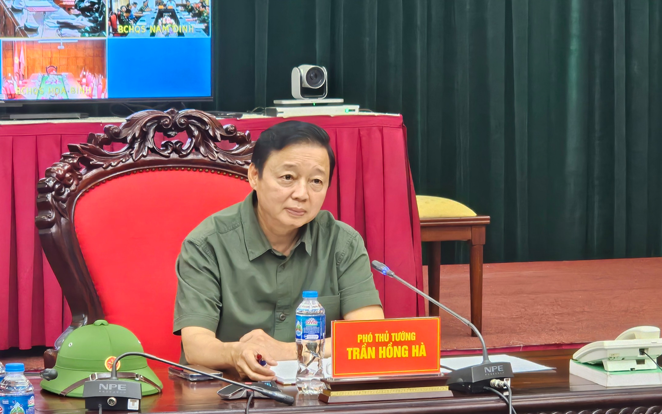 Duy trì cấm đường, hạn chế tối đa người dân ra khỏi nhà đến sau 20h- Ảnh 1. Duy trì cấm đường, hạn chế tối đa người dân ra khỏi nhà đến sau 20h- Ảnh 1.