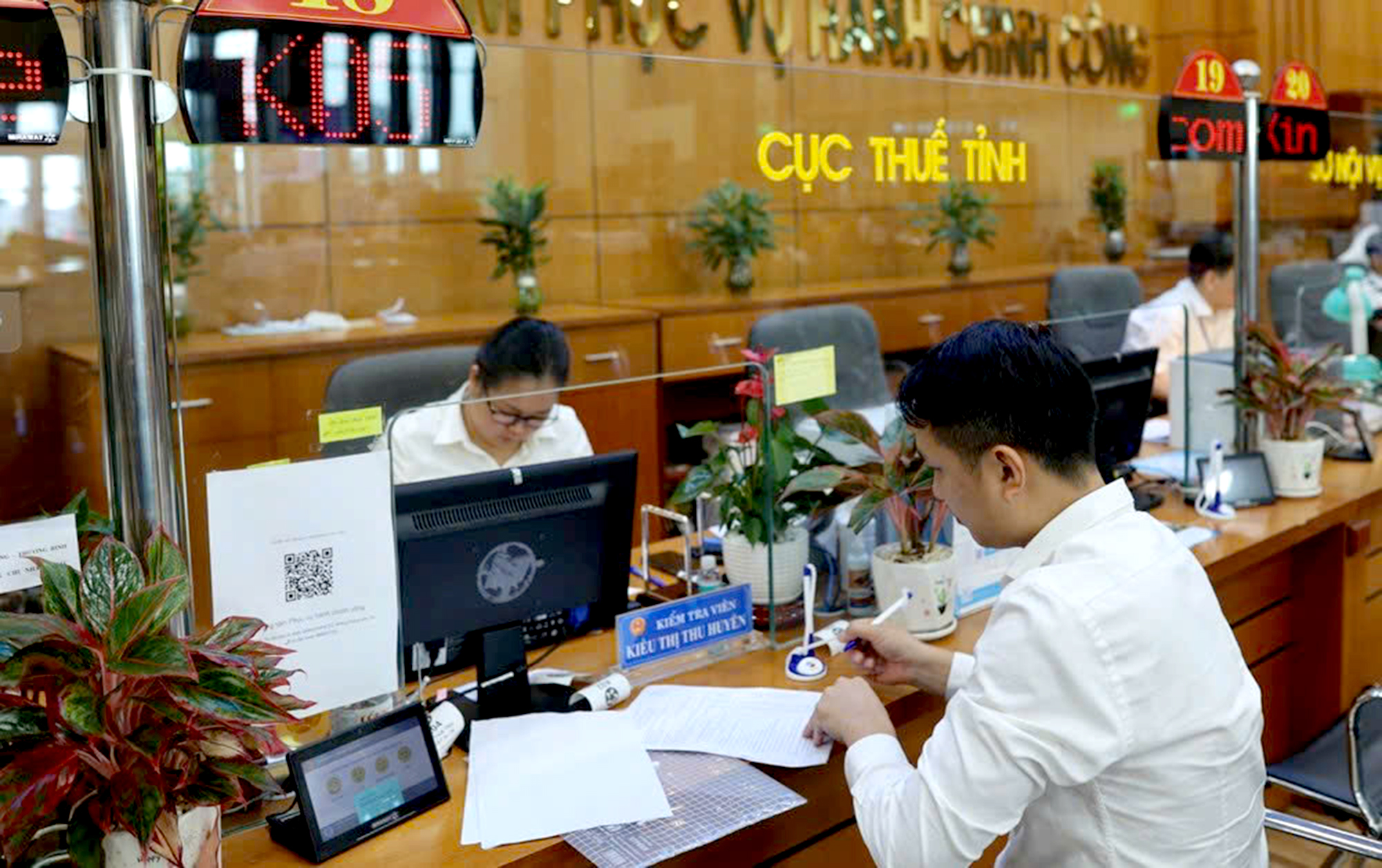 Ngã ngửa vì “bỗng dưng nợ thuế”- Ảnh 1. Ngã ngửa vì “bỗng dưng nợ thuế”- Ảnh 1.