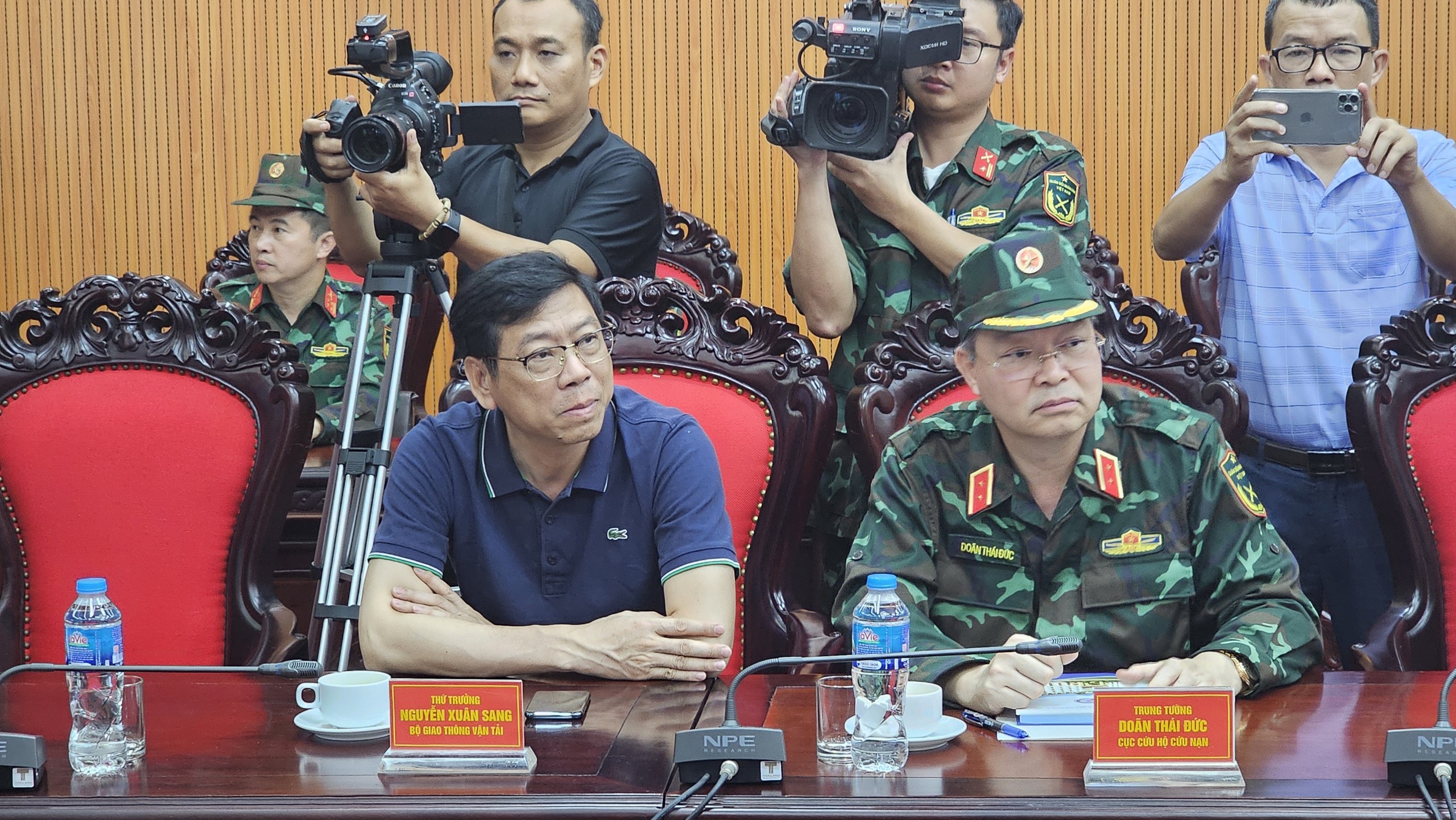 Thứ trưởng Bộ GTVT Nguyễn Xuân Sang trực tiếp chỉ đạo phòng chống bão số 3 ở Hải Phòng- Ảnh 1.