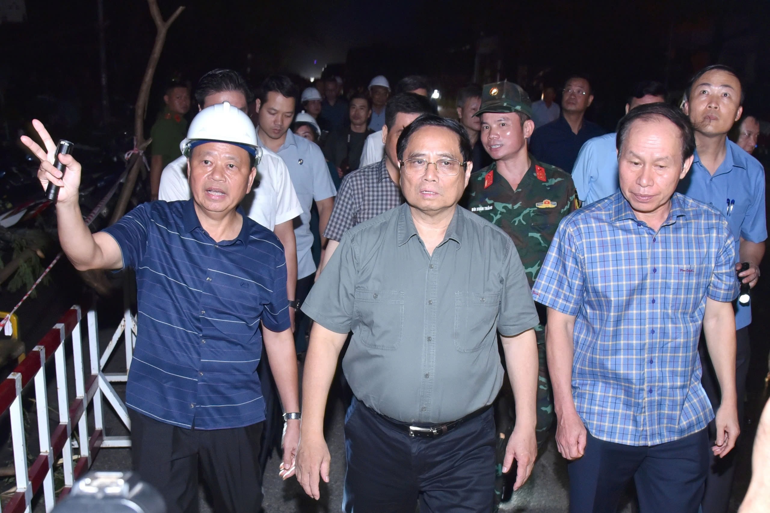 Hải Phòng: Khẩn cấp di dời hàng trăm hộ dân khỏi các khu chung cư xuống cấp sau bão số 3- Ảnh 1. Hải Phòng: Khẩn cấp di dời hàng trăm hộ dân khỏi các khu chung cư xuống cấp sau bão số 3- Ảnh 1.