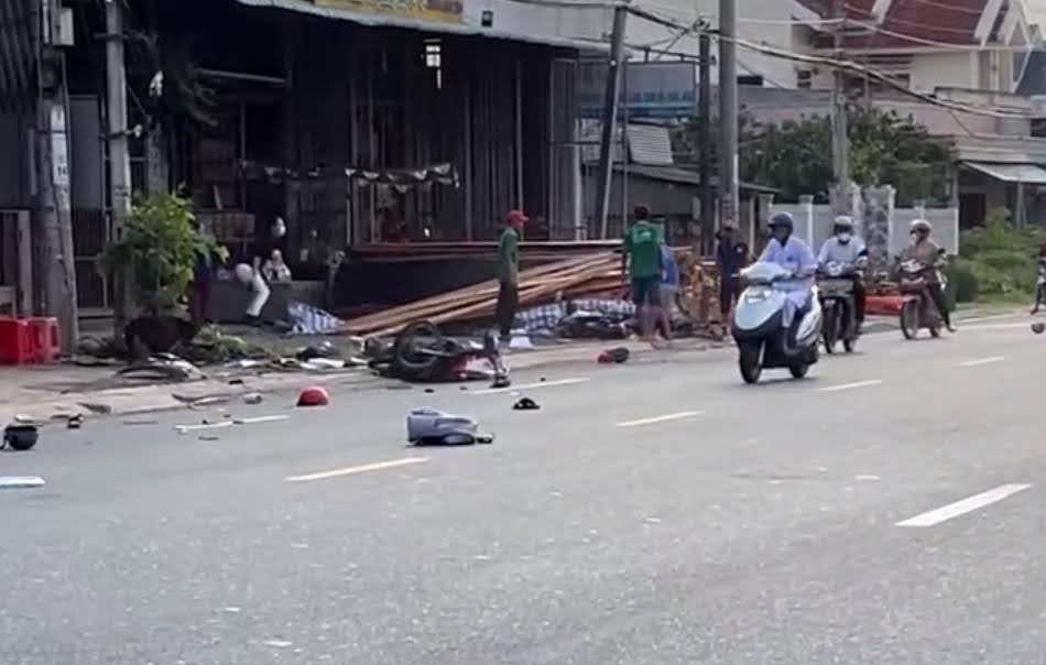 Ô tô tông 2 xe máy, bé gái tử vong: Tài xế có nồng độ cồn, là cán bộ ngân hàng- Ảnh 1.