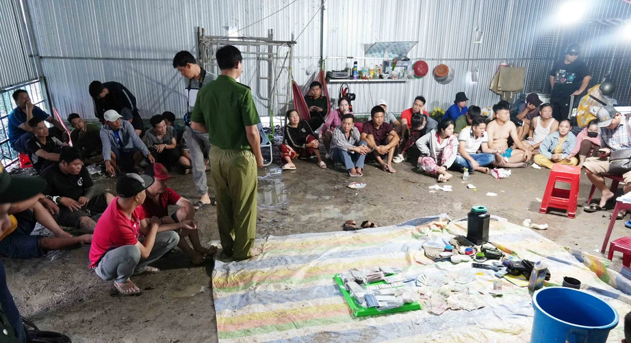 Diễn biến mới vụ giám đốc công ty xây dựng đánh bạc- Ảnh 1. Diễn biến mới vụ giám đốc công ty xây dựng đánh bạc- Ảnh 1.