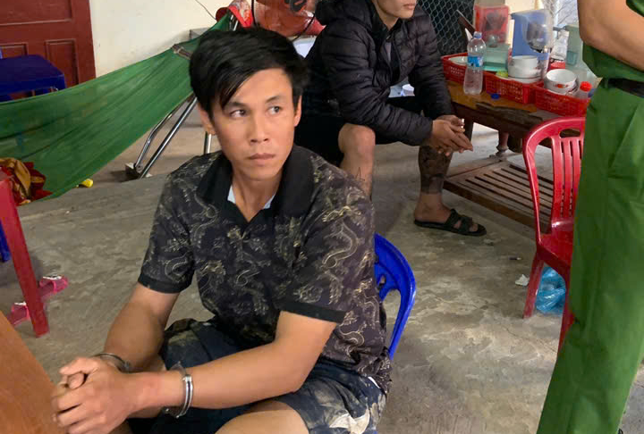 Bắt thanh niên vi phạm giao thông, tấn công cảnh sát- Ảnh 1.