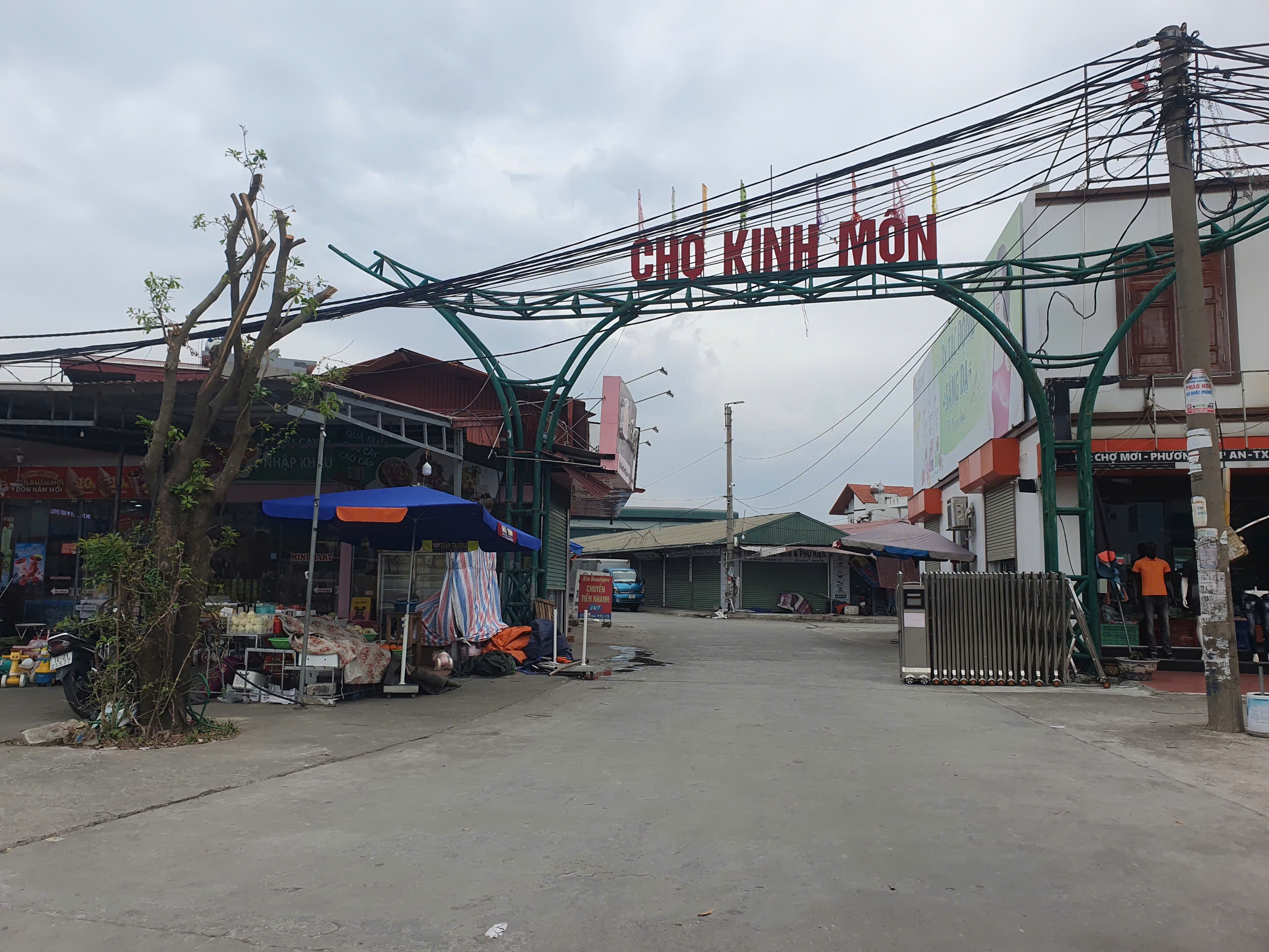 Khởi tố vụ án cố ý gây thương tích, gây rối trật tự công cộng tại chợ Hiệp An- Ảnh 1.