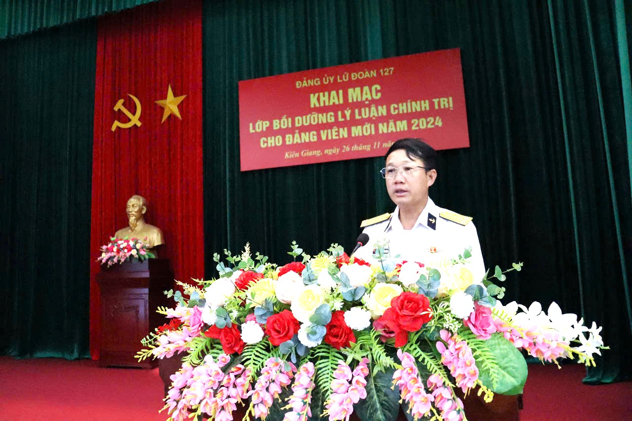 Lữ đoàn 127: Bồi dưỡng lý luận chính trị cho đảng viên mới năm 2024