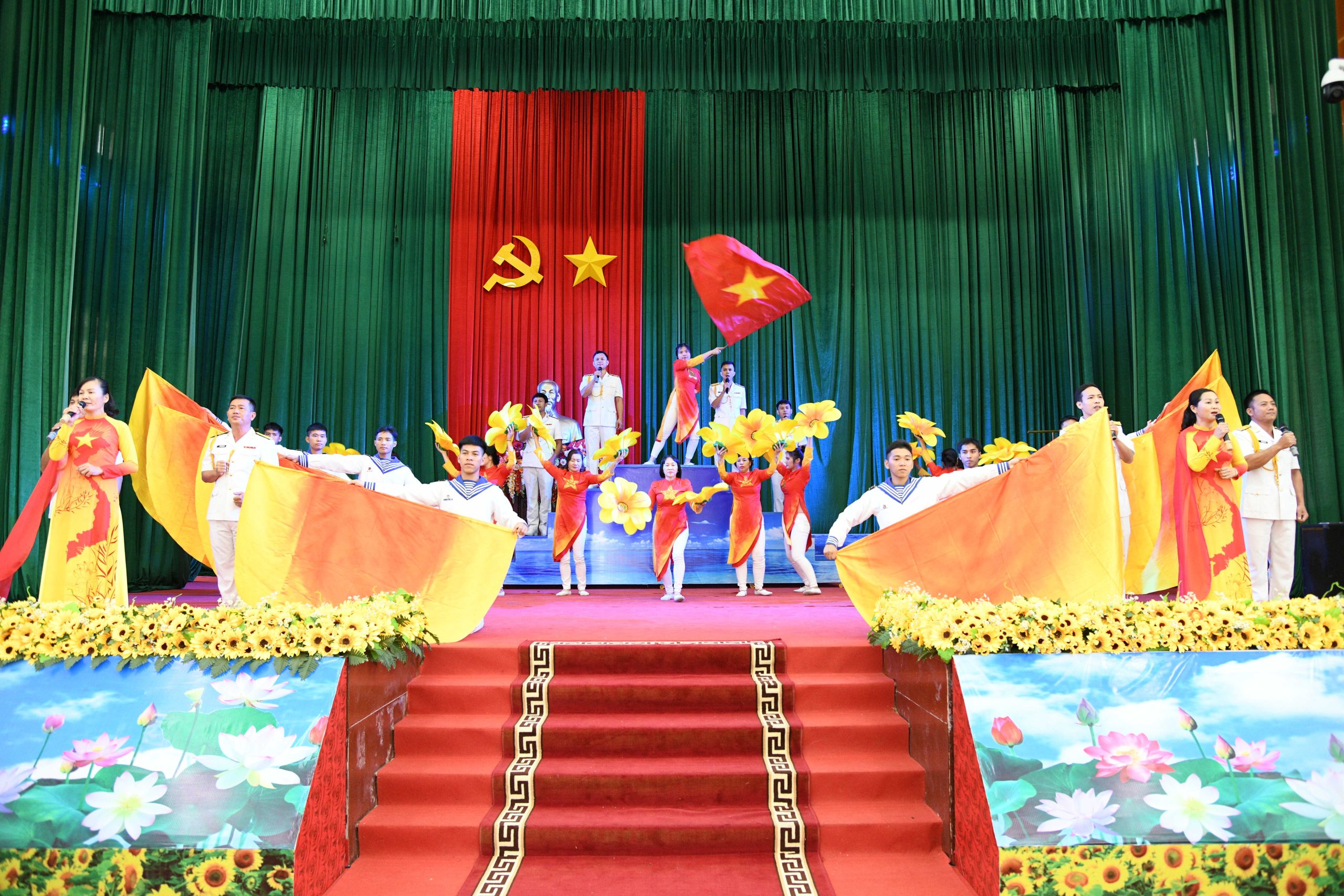 Bộ Tư lệnh Vùng 5 Hải quân giao nhiệm vụ cho đội văn nghệ tham gia liên hoan nghệ thuật quần chúng