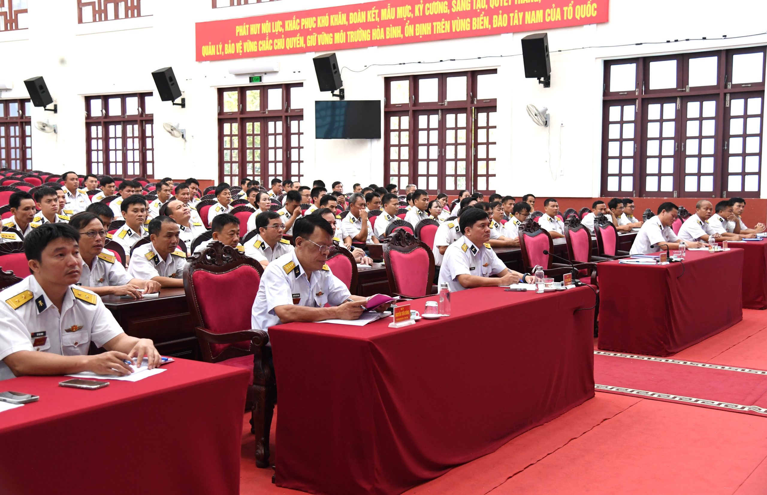 Các đơn vị thuộc Bộ Tư lệnh Vùng 5 Hải quân tổng kết nhiệm vụ năm 2024