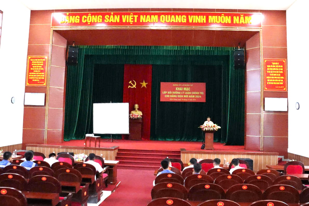 Lữ đoàn 127: Bồi dưỡng lý luận chính trị cho đảng viên mới năm 2024