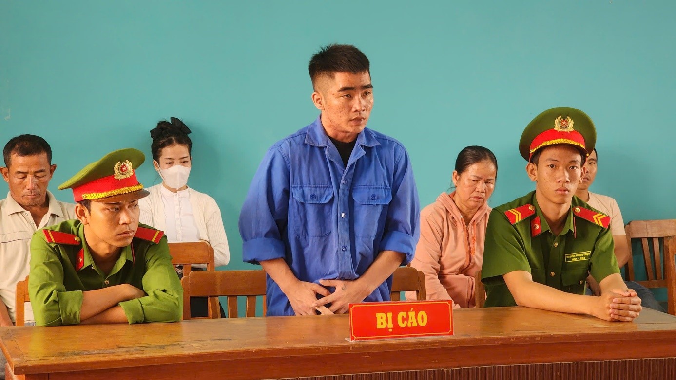 Lĩnh 12 năm tù vì đâm chết người để trả thù- Ảnh 1.