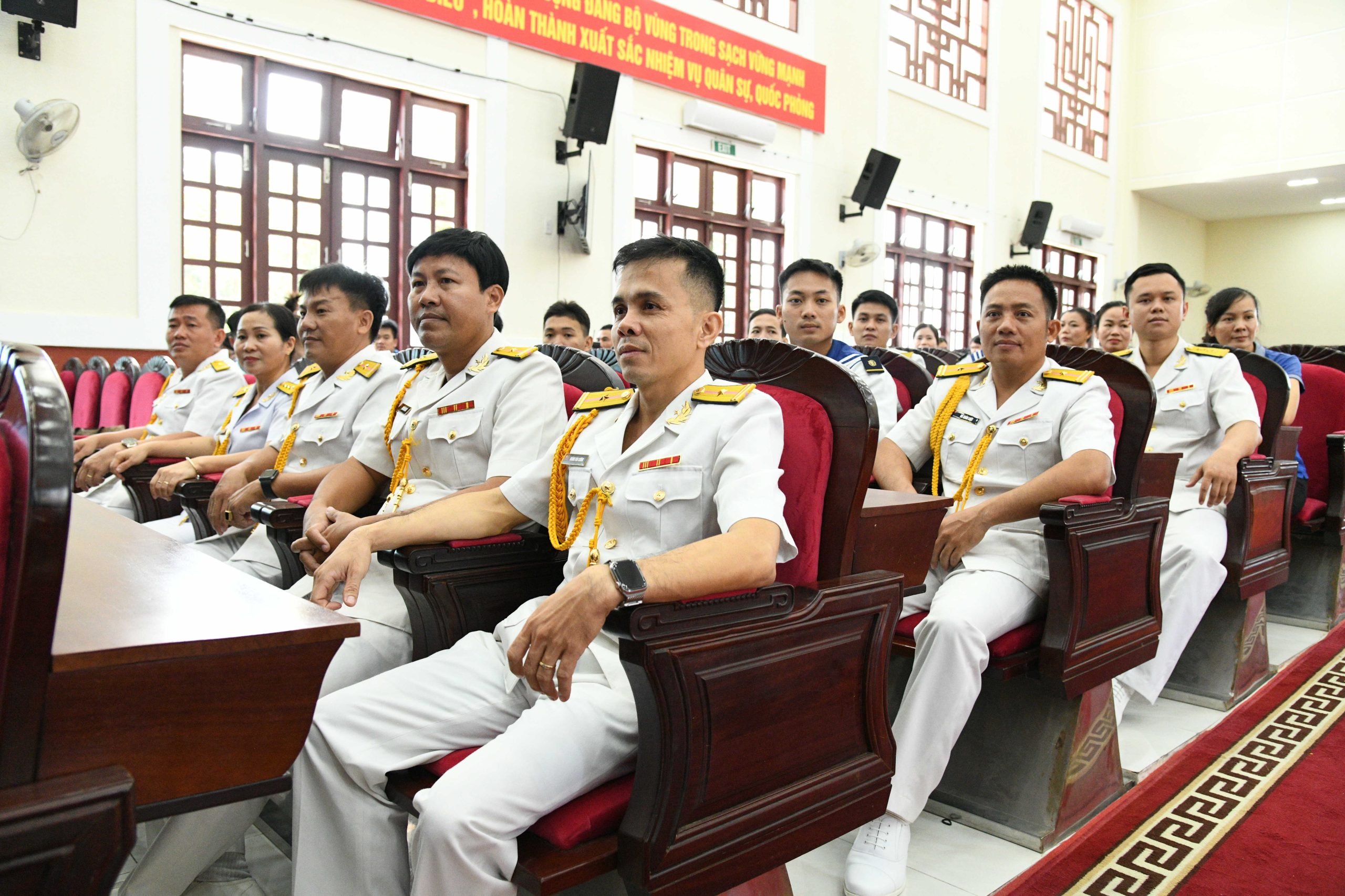 Bộ Tư lệnh Vùng 5 Hải quân giao nhiệm vụ cho đội văn nghệ tham gia liên hoan nghệ thuật quần chúng