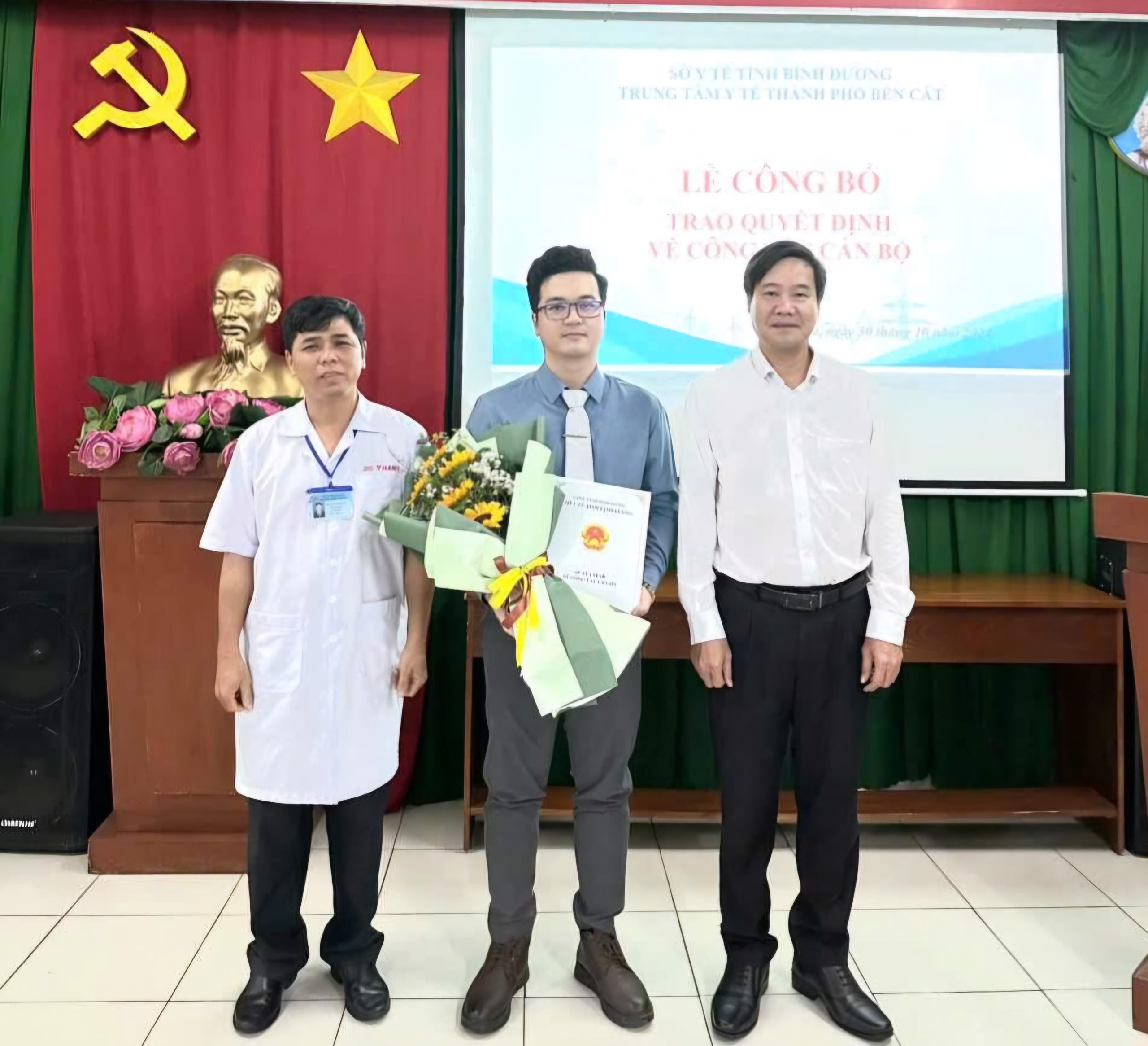 Bình Dương: LỄ CÔNG BỐ QUYẾT ĐỊNH BỔ NHIỆM PHÓ GIÁM ĐỐC TRUNG TÂM Y TẾ THÀNH PHỐ BẾN CÁT