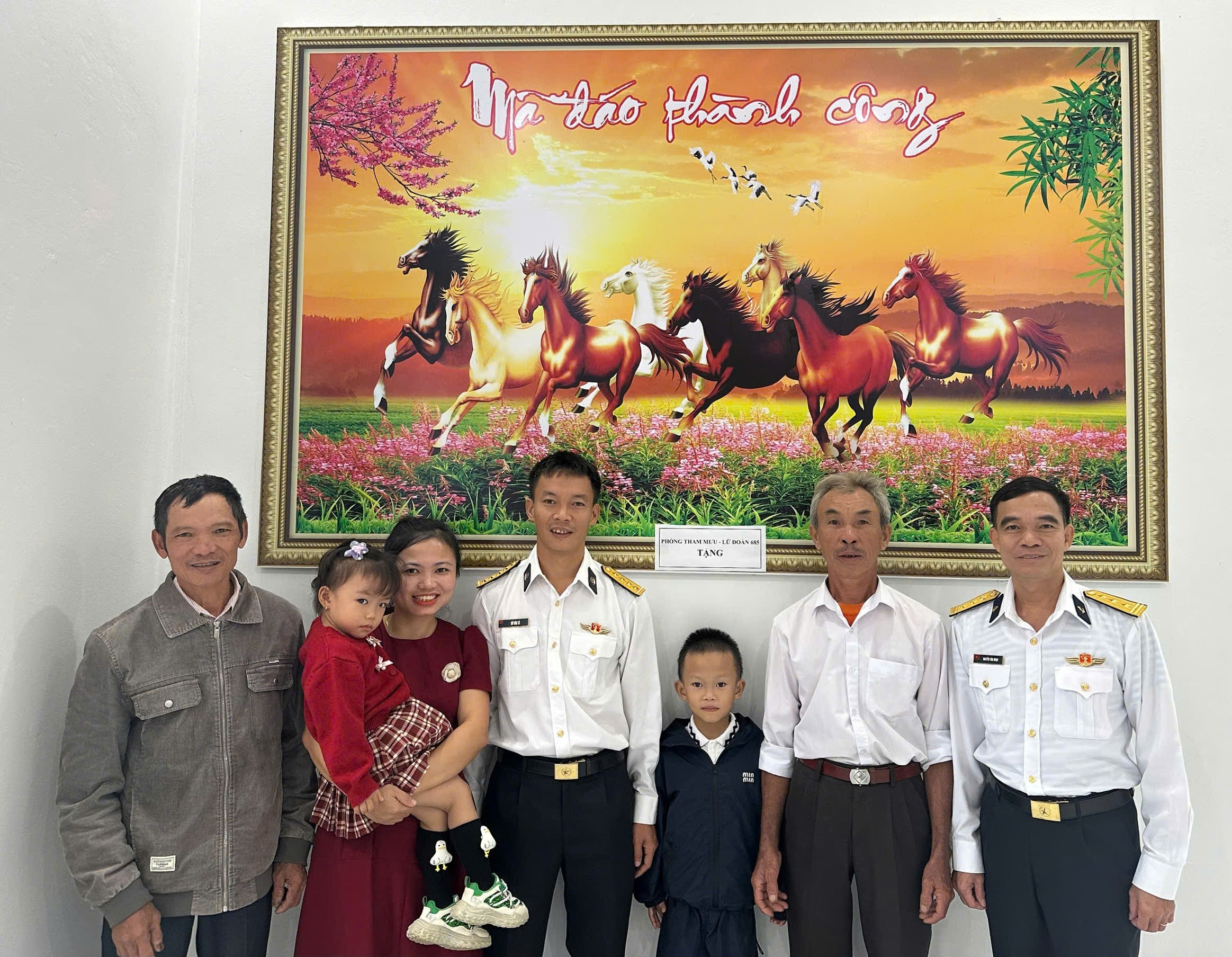 Lữ đoàn 685, Vùng 4 Hải quân bàn giao “Nhà đồng đội” hỗ trợ xây dựng cho quân nhân khó khăn