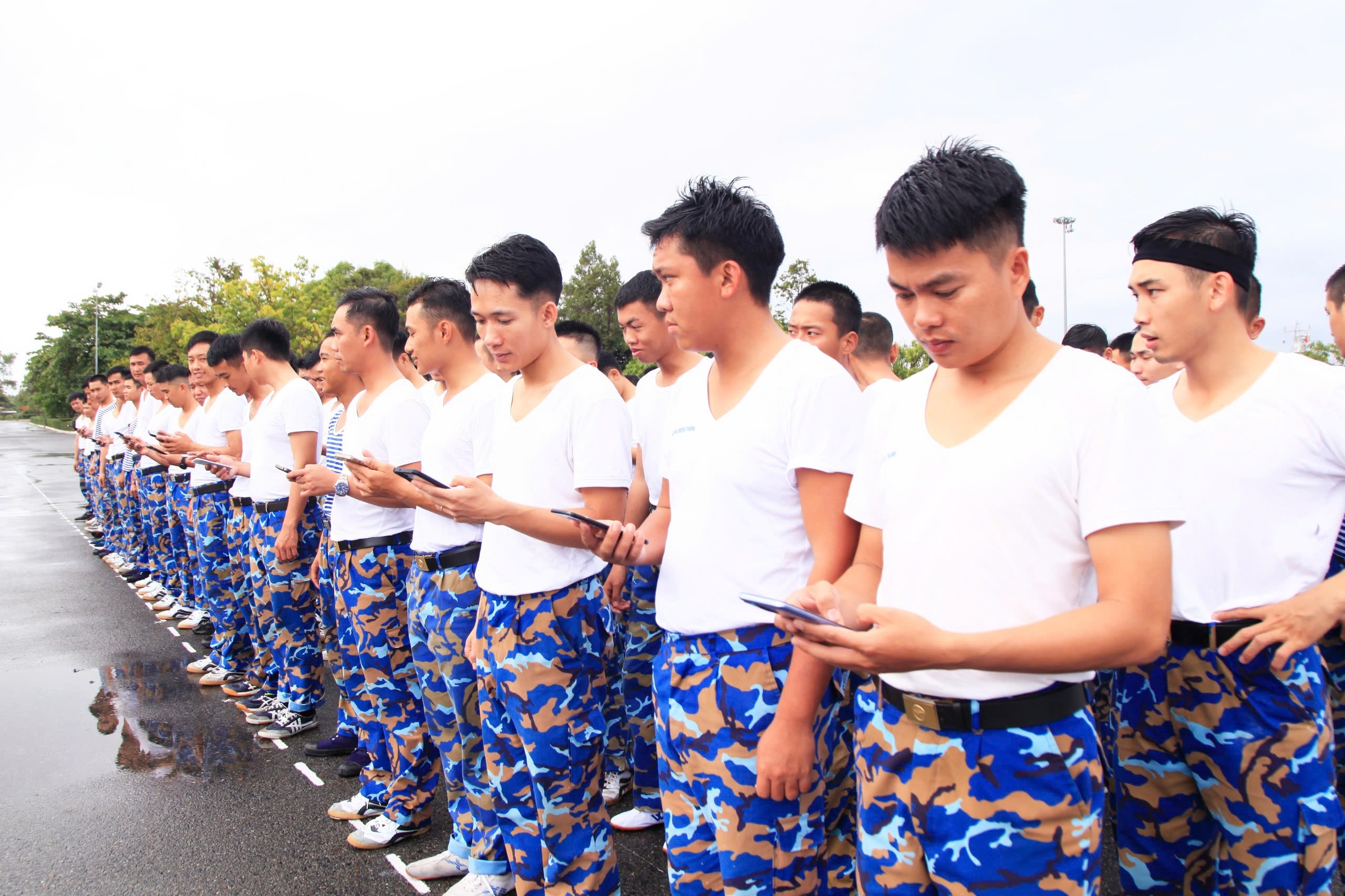 Đông đảo cán bộ, chiến sĩ Lữ đoàn 162, Vùng 4 Hải quân tham gia thử thách chạy bộ “Higreen – Vì Trường Sa xanh”