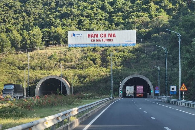 Điều tra hàng loạt xe tải bị hút trộm dầu trên quốc lộ 1- Ảnh 1.