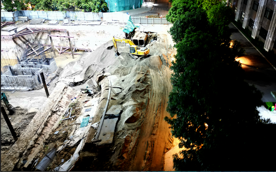 Sạt lở đường quanh Ruby Riverside, chủ đầu tư truy tìm nguyên nhân- Ảnh 1. Sạt lở đường quanh Ruby Riverside, chủ đầu tư truy tìm nguyên nhân- Ảnh 1.