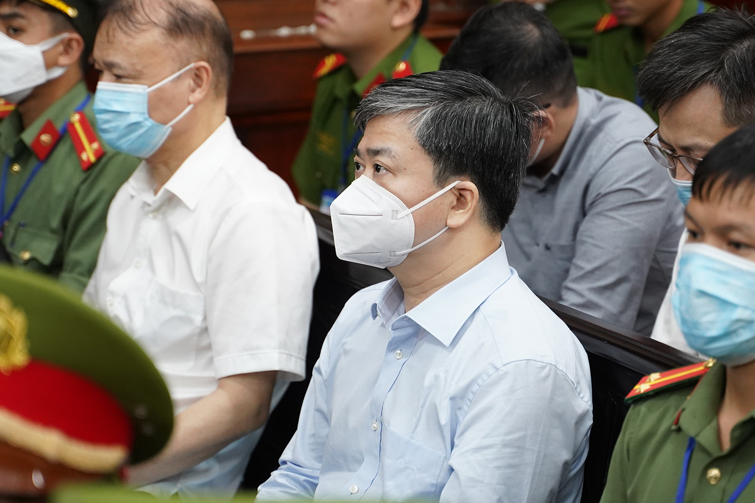 VKS khẳng định truy tố cựu Bí thư Bến Tre Lê Đức Thọ 2 tội danh là đúng người, đúng tội- Ảnh 1. VKS khẳng định truy tố cựu Bí thư Bến Tre Lê Đức Thọ 2 tội danh là đúng người, đúng tội- Ảnh 1.