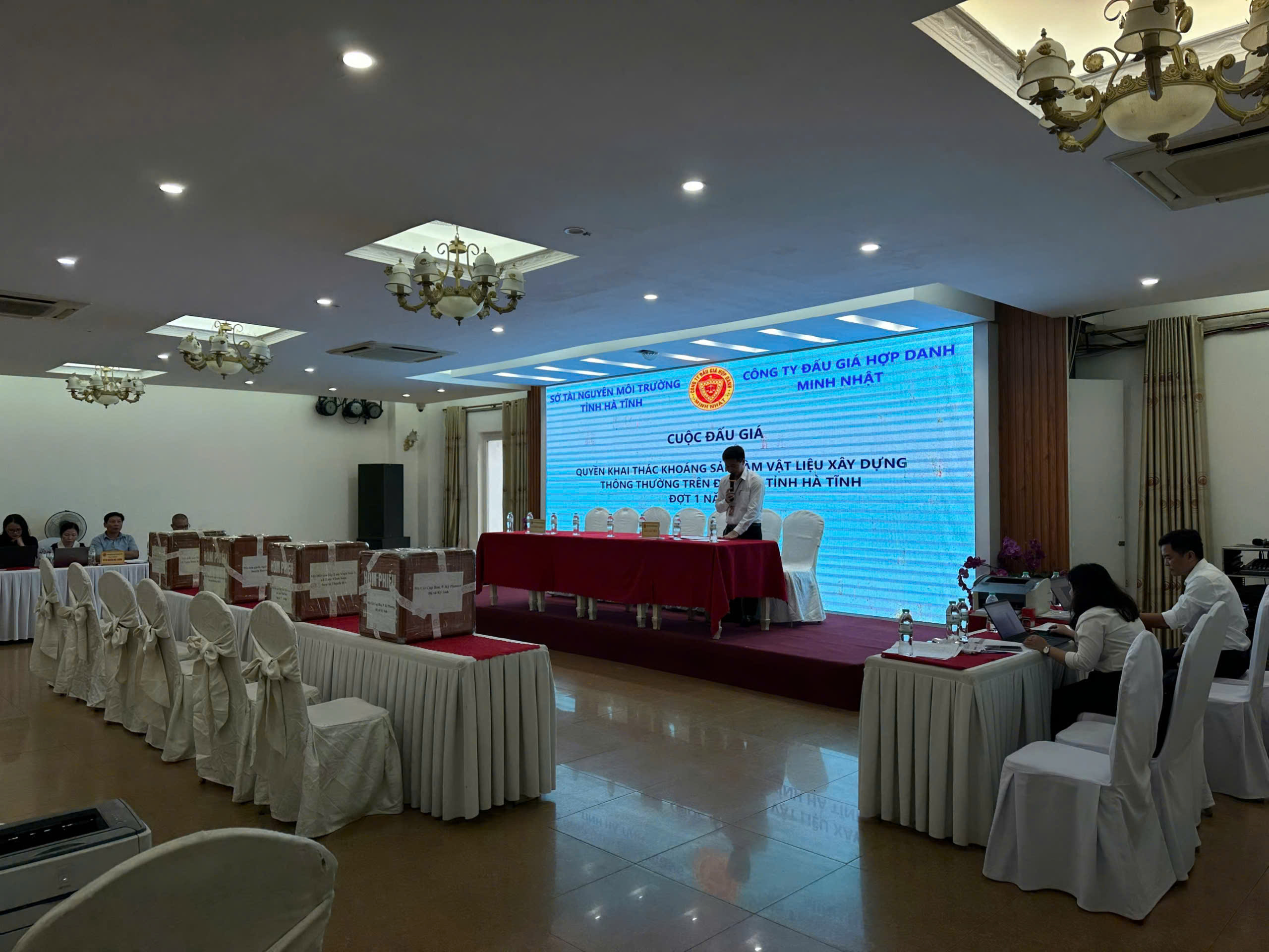 Thông tin mới vụ doanh nghiệp vừa thành lập trúng đấu giá 3 mỏ vật liệu gần 200 tỷ đồng- Ảnh 1. Thông tin mới vụ doanh nghiệp vừa thành lập trúng đấu giá 3 mỏ vật liệu gần 200 tỷ đồng- Ảnh 1.