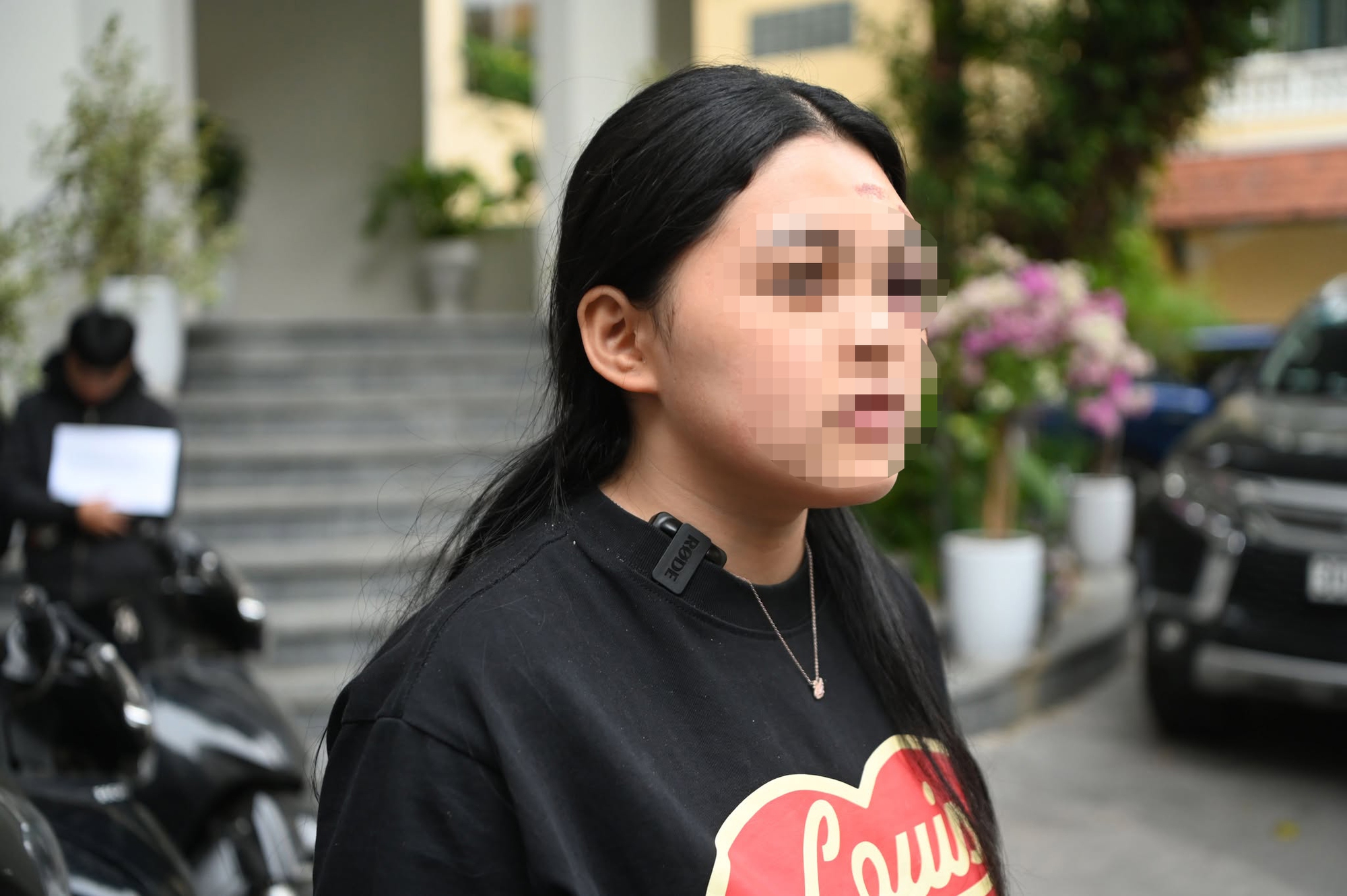 Nữ quái xế và 19 bị can vụ tông chết cô gái dừng đèn đỏ bị khởi tố tội gì?- Ảnh 1.