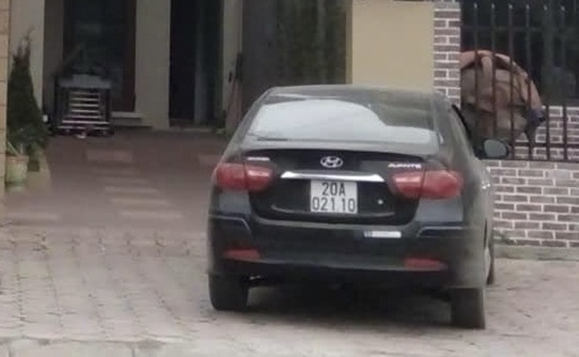 Sinh viên lấy trộm ô tô của giảng viên đúng ngày 20/11- Ảnh 1. Sinh viên lấy trộm ô tô của giảng viên đúng ngày 20/11- Ảnh 1.