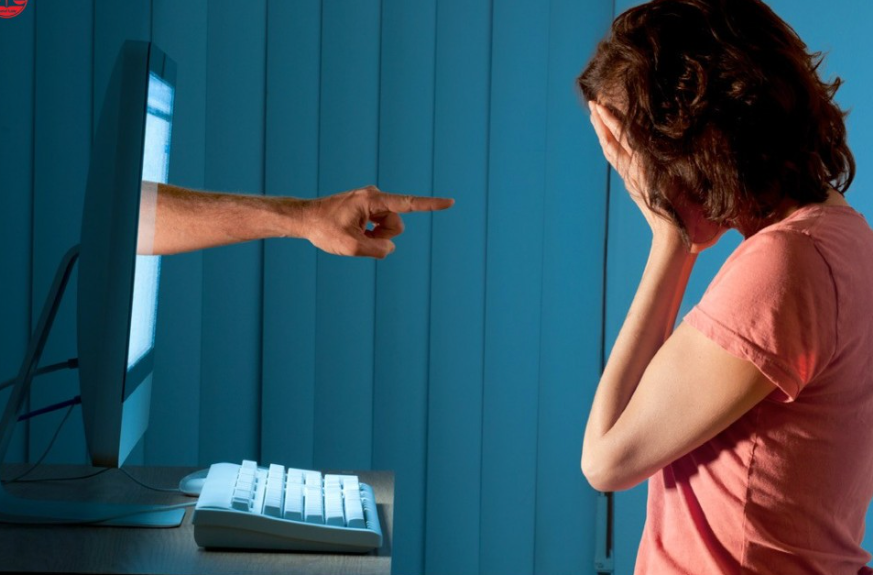 Khởi tố 2 cô gái làm nhục người khác trên mạng xã hội- Ảnh 1. Khởi tố 2 cô gái làm nhục người khác trên mạng xã hội- Ảnh 1.