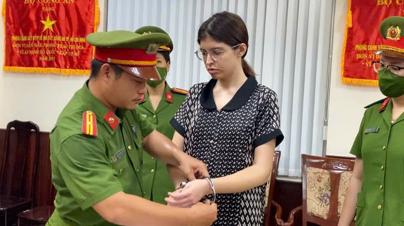 Người mẫu An Tây, ca sĩ Chi Dân, "cô tiên" Trúc Phương bị bắt vì liên quan ma túy- Ảnh 1. Người mẫu An Tây, ca sĩ Chi Dân, "cô tiên" Trúc Phương bị bắt vì liên quan ma túy- Ảnh 1.