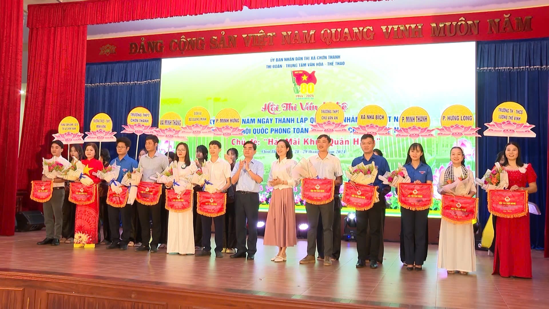 Bình Phước – Chơn Thành: Tưng bừng hội thi văn nghệ chào mừng kỷ niệm 80 năm Ngày thành lập Quân đội Nhân dân Việt Nam