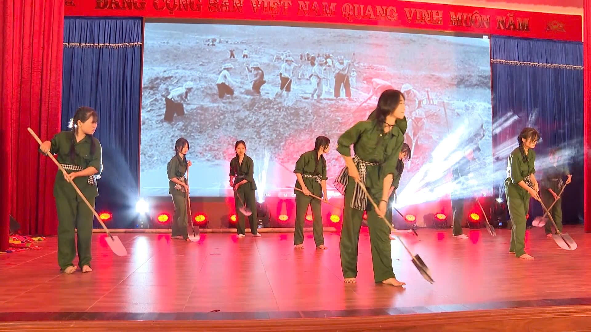 Bình Phước – Chơn Thành: Tưng bừng hội thi văn nghệ chào mừng kỷ niệm 80 năm Ngày thành lập Quân đội Nhân dân Việt Nam