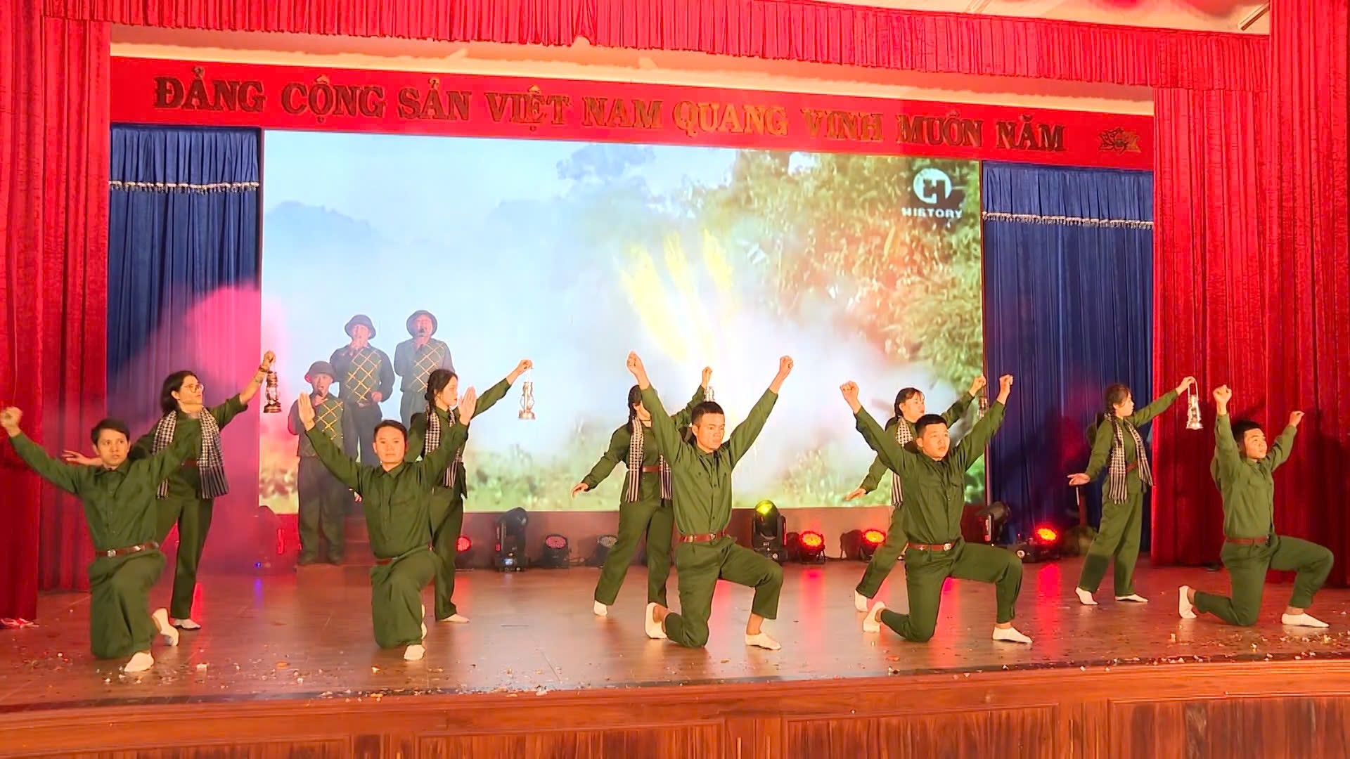 Bình Phước – Chơn Thành: Tưng bừng hội thi văn nghệ chào mừng kỷ niệm 80 năm Ngày thành lập Quân đội Nhân dân Việt Nam