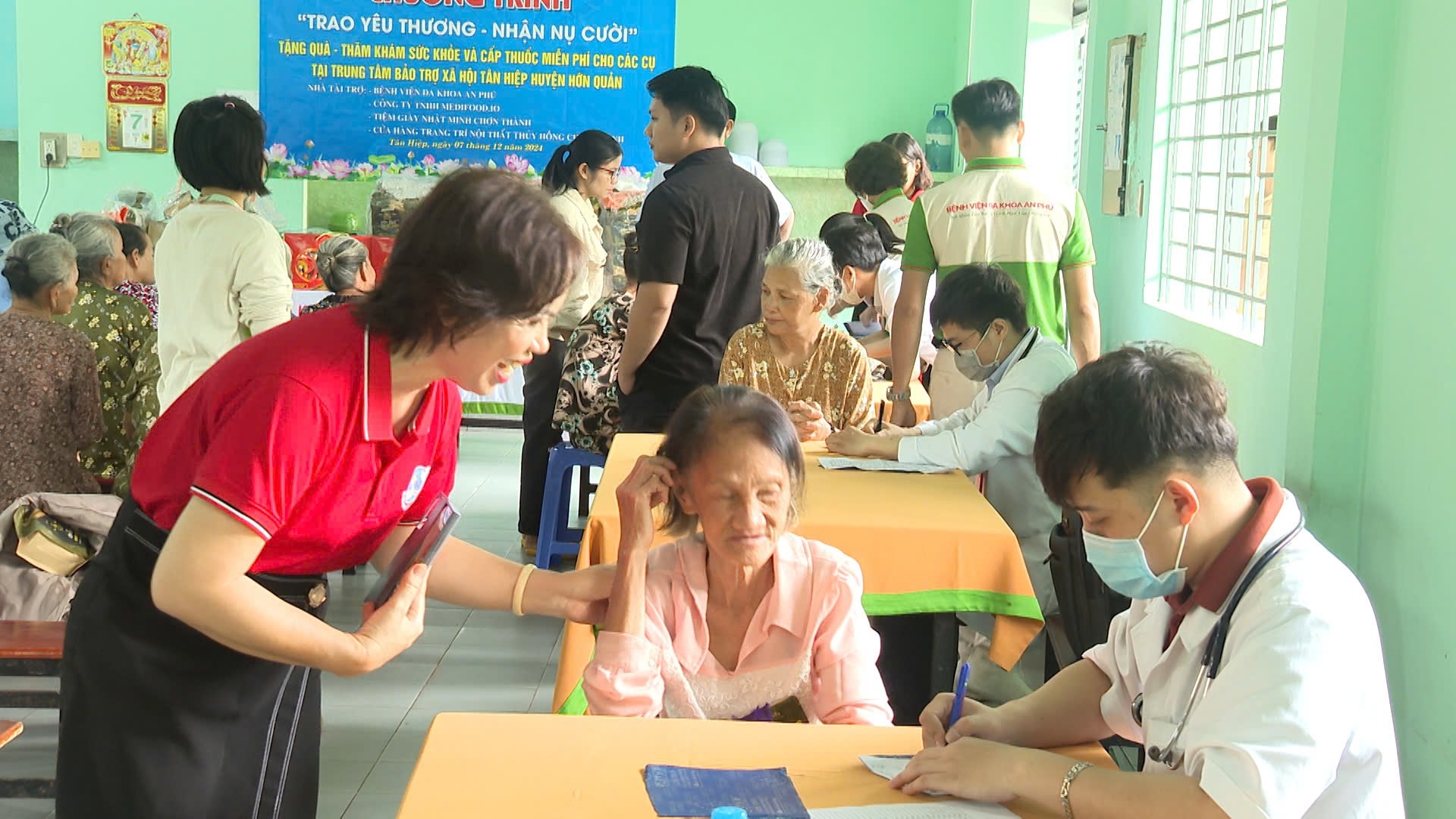 Chương trình “Trao yêu thương – Nhận nự cười”