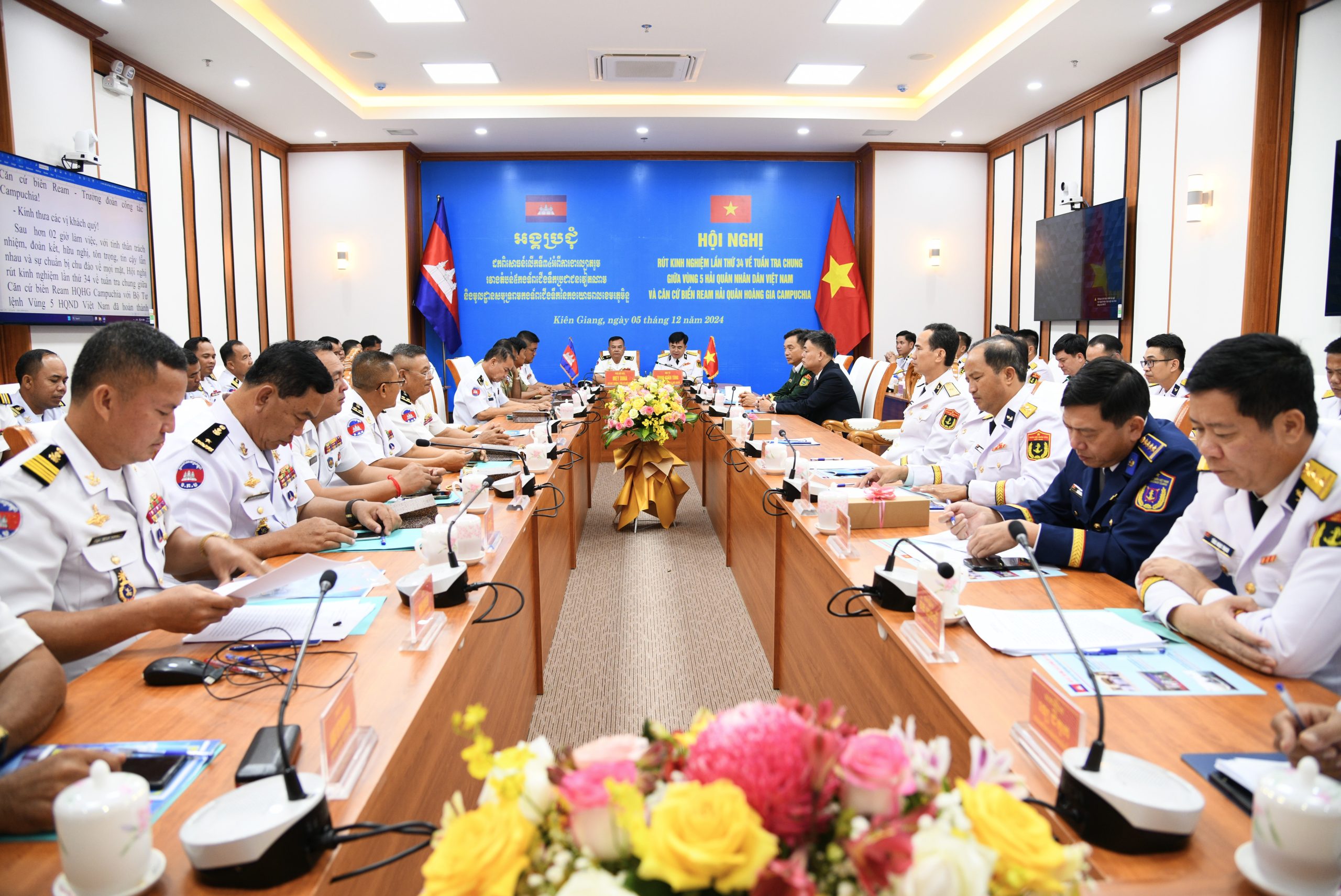 Hải quân Việt Nam – Campuchia rút kinh nghiệm tuần tra chung